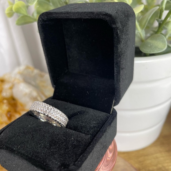 1.25 CARAT PAVE SAPPHIRE ring! Size 6 -Silver .925 - Picture 2 of 9